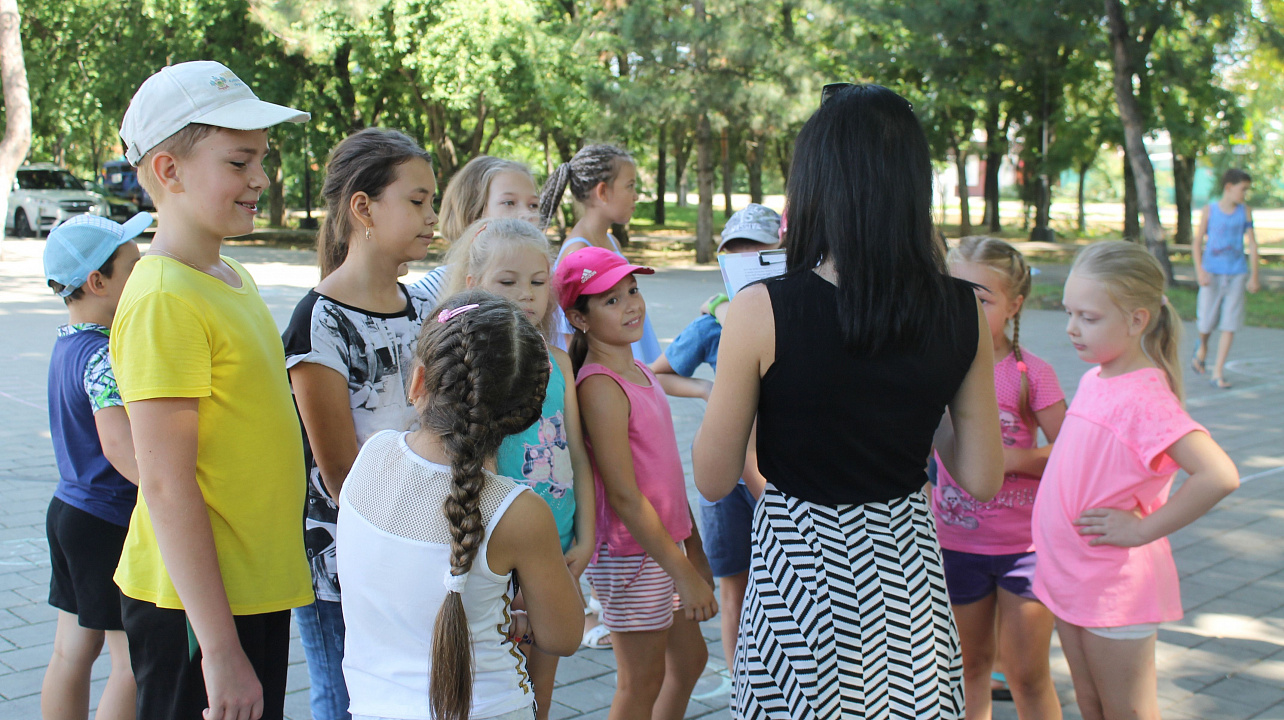 В Центре культуры и досуга Прикубанского округа ребятам показали «октябрятские тропы»