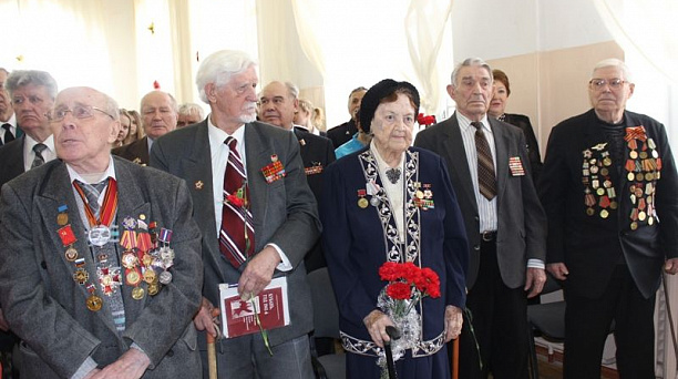 Сегодня в Центральном округе чествовали участников Сталинградской битвы
