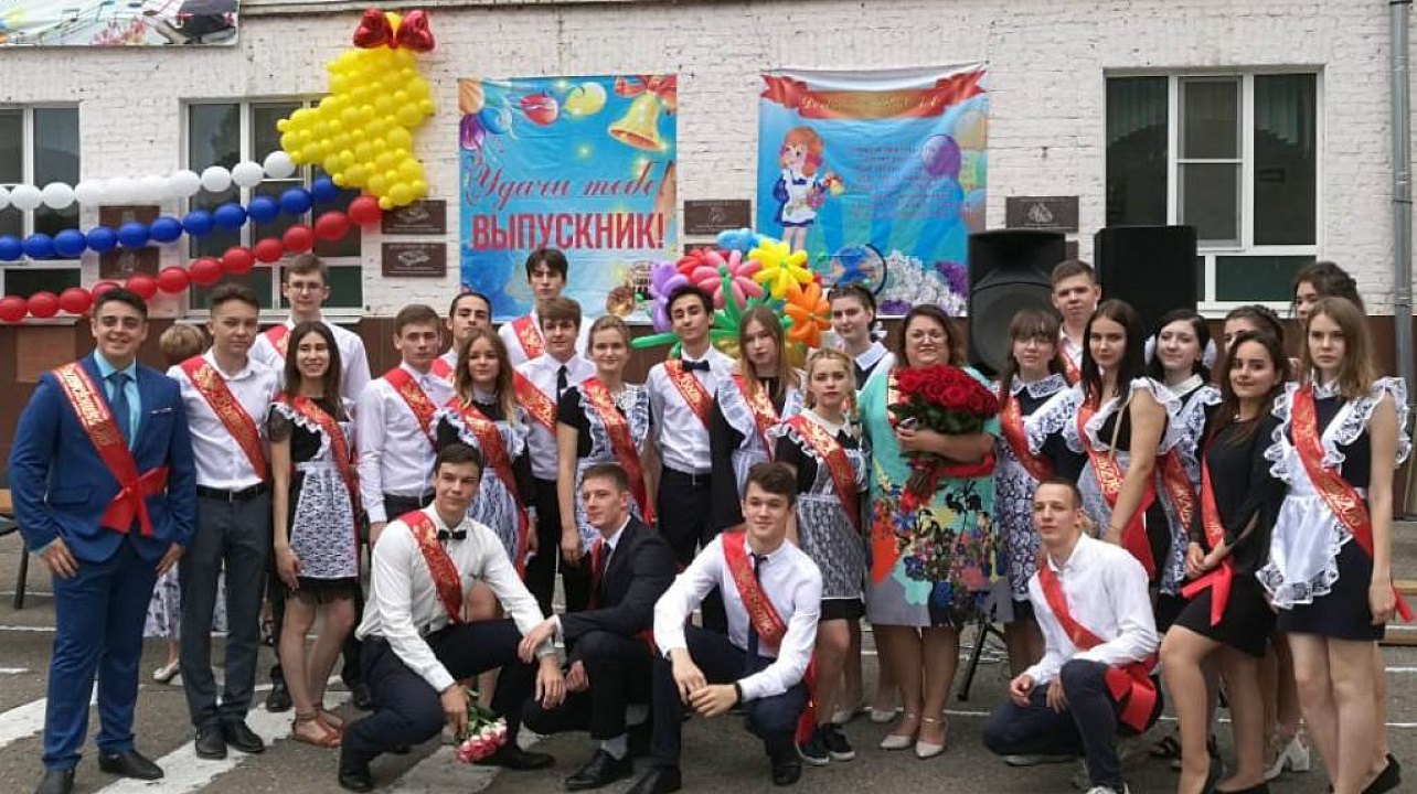 Во всех школах Центрального округа позвенели последние звонки