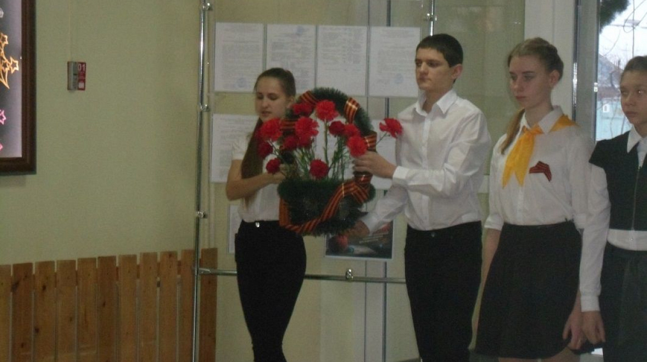 Учащиеся школы №65 почтили память Героя Советского Союза Михаила Корницкого