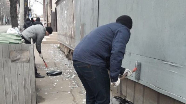 На территории Западного округа продолжаются весенние субботники