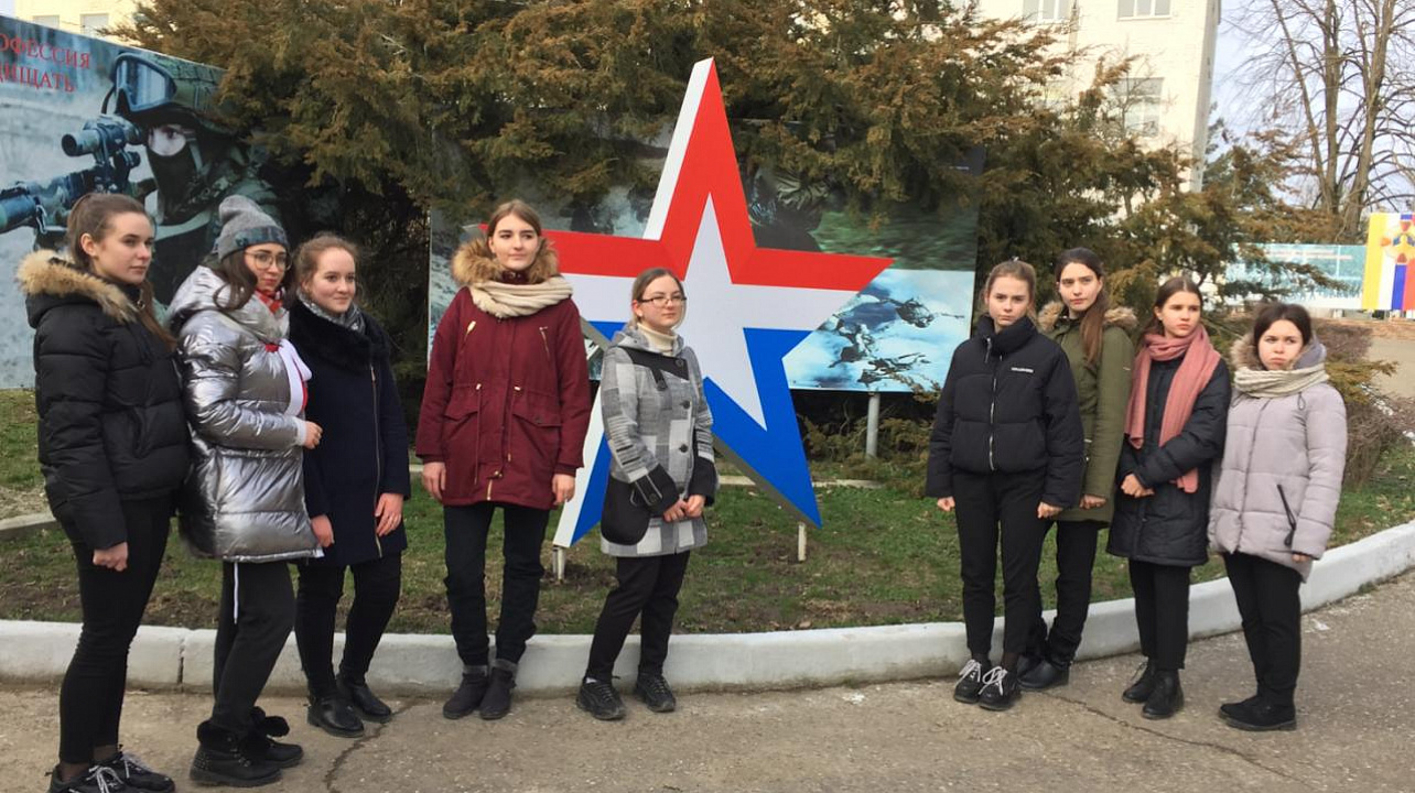 Ученики гимназии № 88 посетили воинскую часть