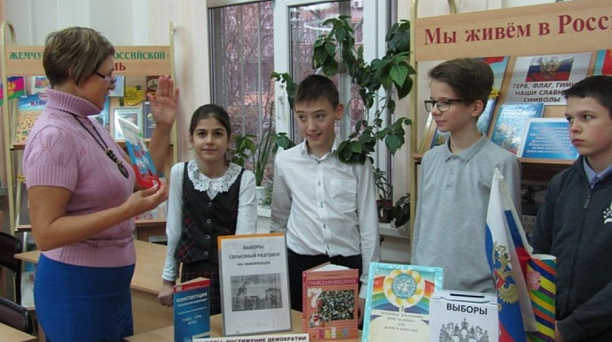 В Детской библиотеке им. К. И. Чуковского прошел час информации