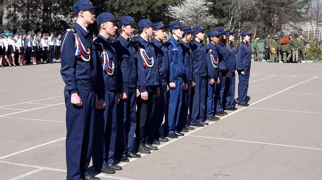 В гимназии Западного округа прошел окружной этап смотра-конкурса «Статен, строен, уважения достоин»