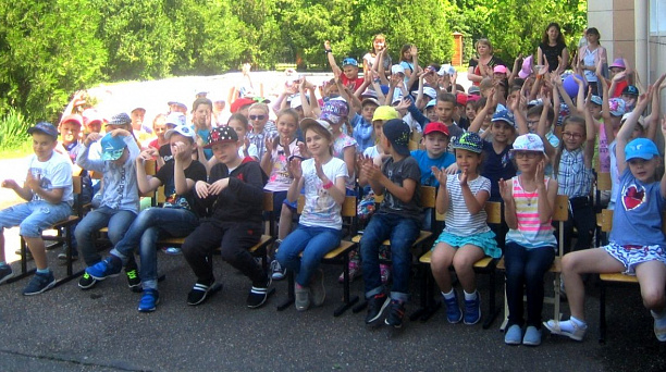 В Западном округе начали работать летние лагеря