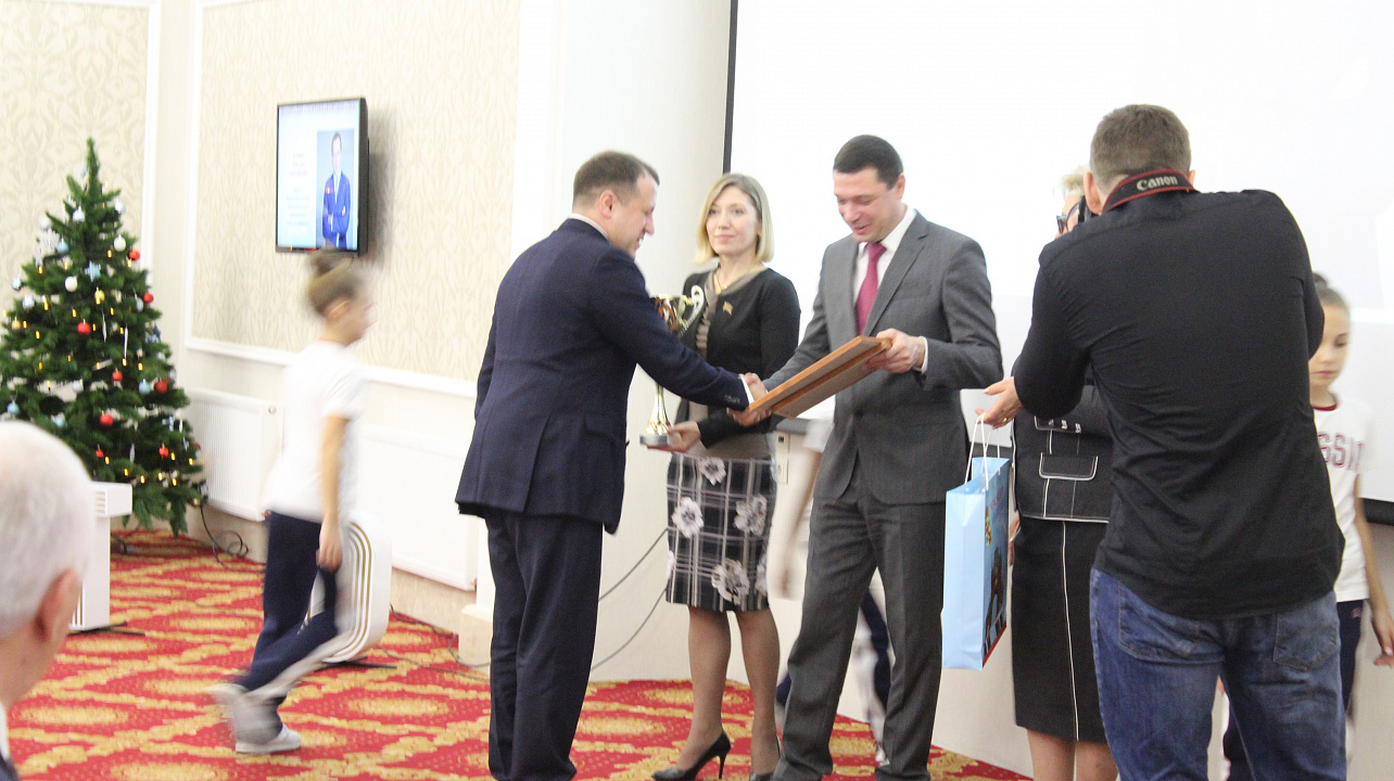 Спортивные итоги года подвели в Краснодаре. Атлетов и тренеров поблагодарил за достижения и поздравил с наступающим 2018 годом мэр Евгений Первышов. Часть 2.