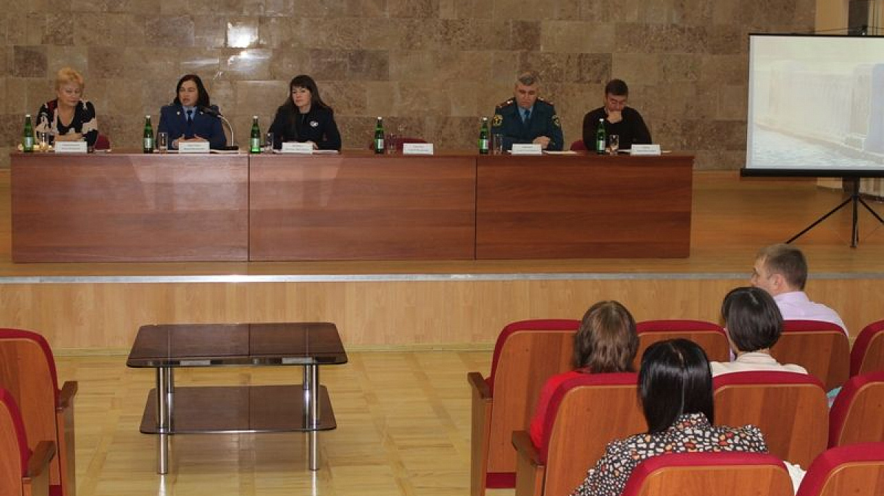 В администрации Центрального округа обсудили вопросы по противодействию коррупции