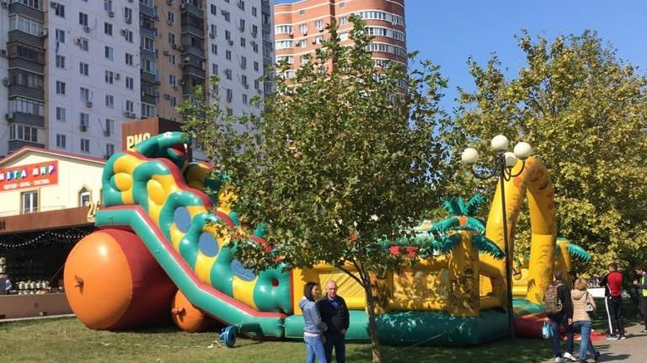 В Юбилейном микрорайоне демонтировали незаконно установленные аттракционы