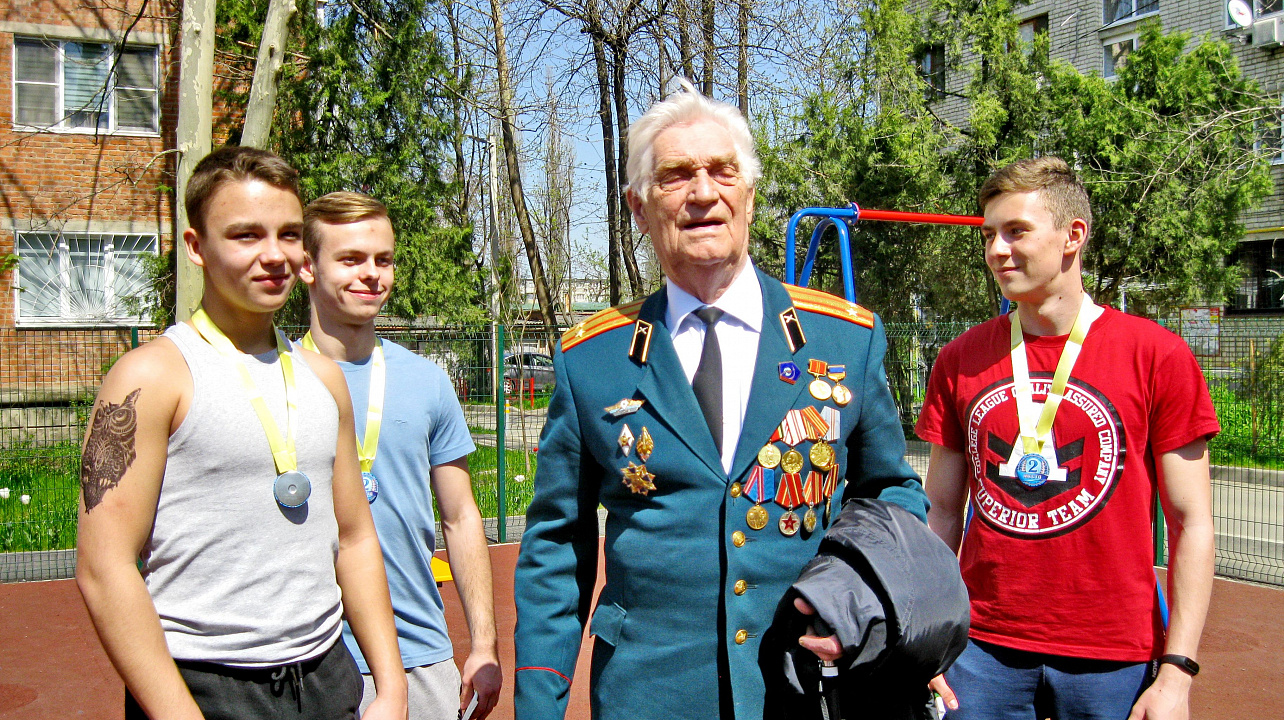 Спортивный праздник ко Дню космонавтики прошел в Тургеневском микрорайоне