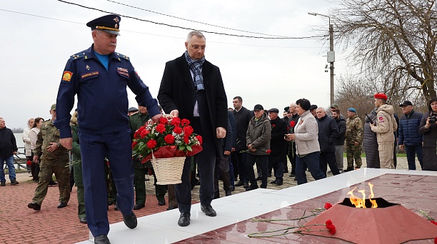 В честь 83-й годовщины освобождения Республики Адыгея от немецко-фашистских захватчиков прошли памятные мероприятия, в которых приняла участие делегация из Краснодара