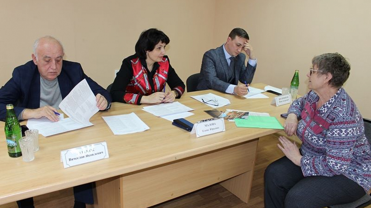 Глава Центрального округа Краснодара Елена Малова обсудила вопросы благоустройства с председателями органов ТОС