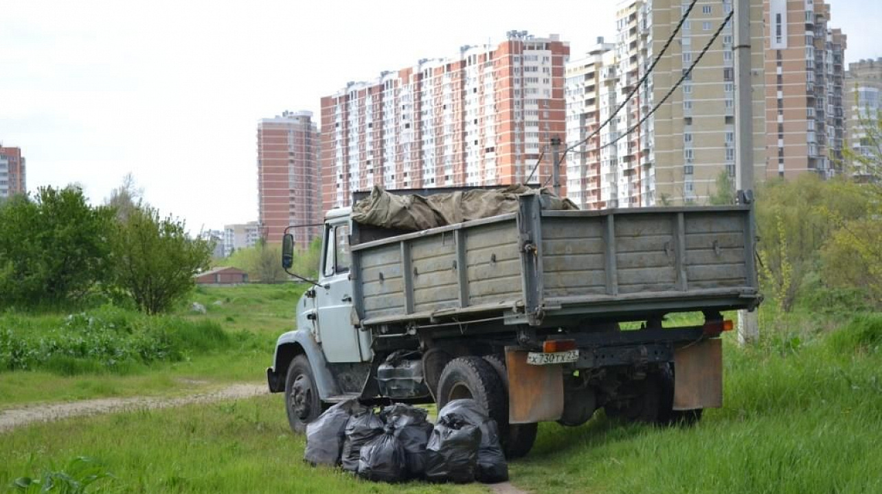 Студенты КубГАУ очистили берег реки Кубань