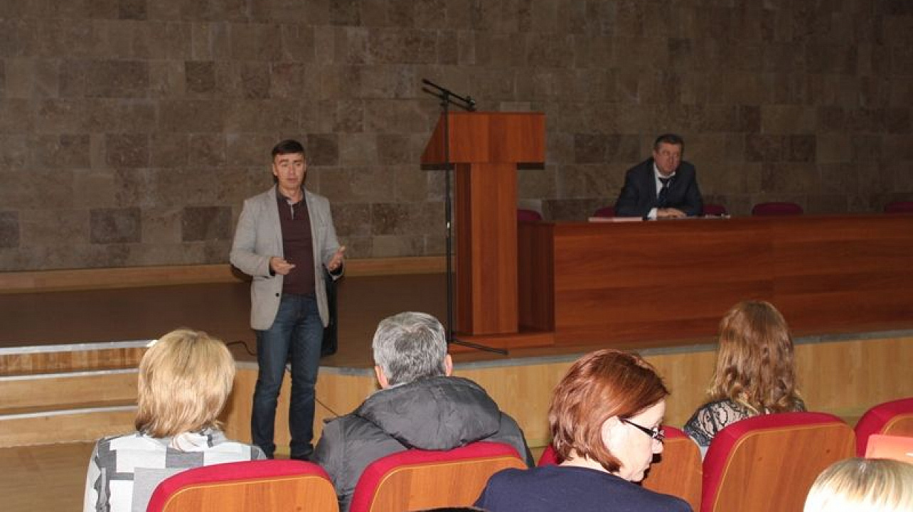 В администрации Центрального округа состоялось совещание по вопросу новогоднего оформления учреждений культуры