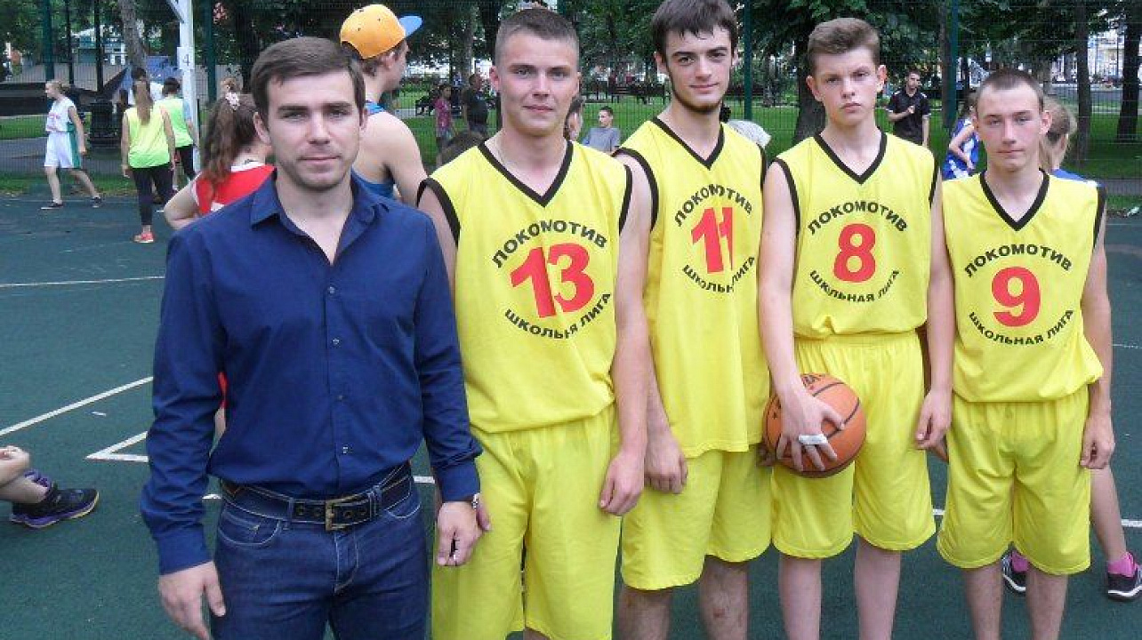 Команды Центрального округа заняли призовые места в городских соревнованиях по уличному баскетболу