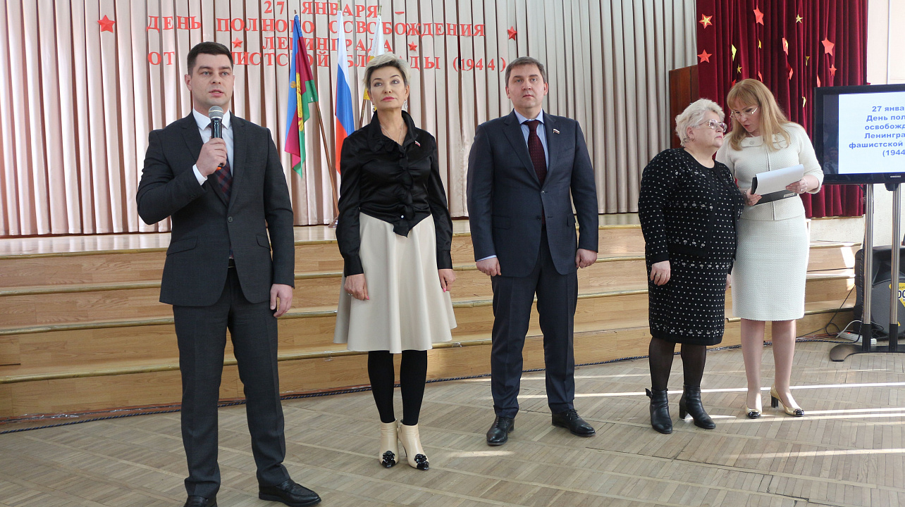 В Прикубанском округе поздравили ветеранов-блокадников