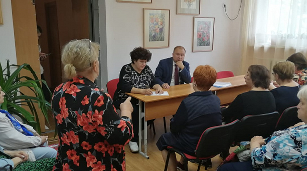 Депутат Законодательного Собрания Краснодарского края Денис Хмелевской отчитался перед председателями ТОС Центрального округа