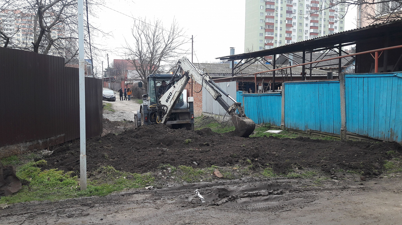 В Западном округе проводятся работы по комплексному благоустройству территории