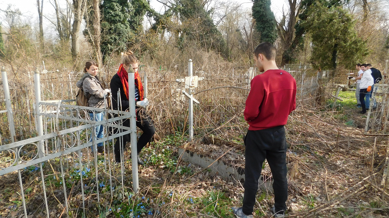 Студенты аграрного университета приняли участие в субботнике