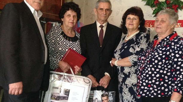 Жители Центрального округа супруги Шевяковы отметили золотую свадьбу