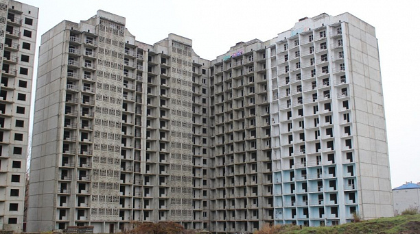 Возобновлено строительство проблемного дома по ул. им. Карякина в Краснодаре