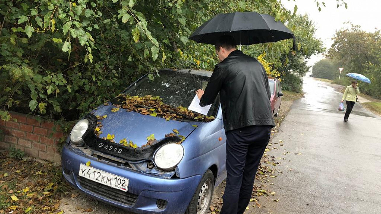 В Западном округе продолжаются рейды по выявлению брошенных машин