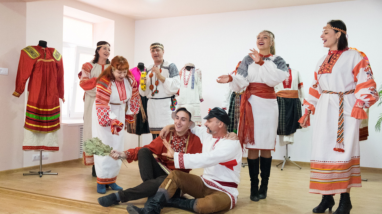 Активисты Общества русской культуры представили в учебных заведениях Краснодара фольклорную образовательную программу (5).jpg