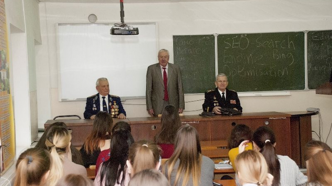 DSC_1819P В университете физической культуры, спорта и туризма прошел Урок мужества- копия.jpg