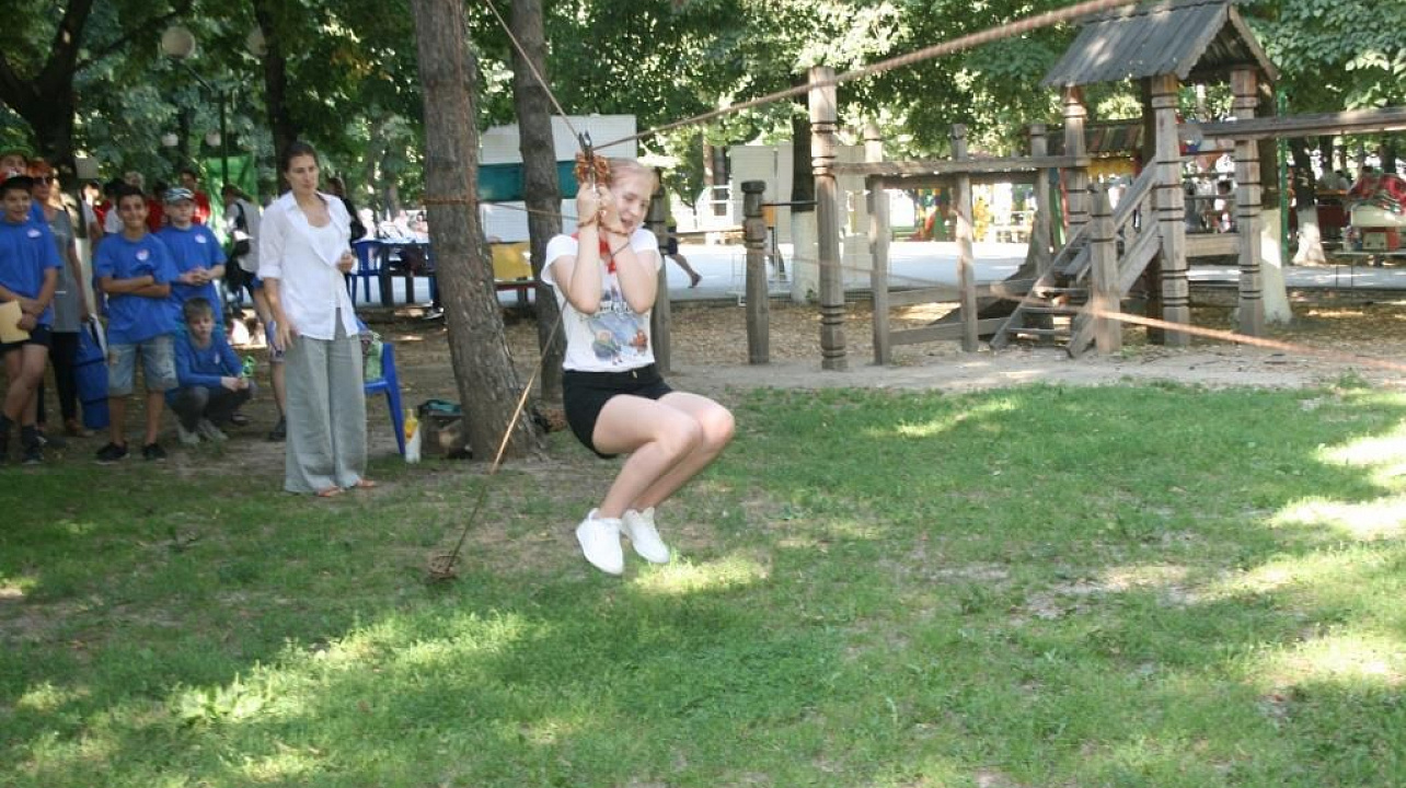 В Прикубанском округе прошла акция ко Дню молодежи и Всемирному дню борьбы с наркотиками