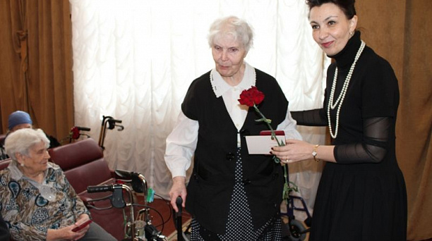 В геронтологическом центре «Екатеринодар» состоялось торжественное вручение юбилейных медалей