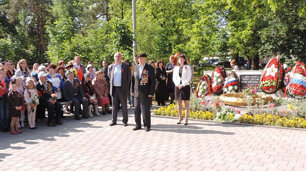 В Центральном округе прошел митинг на мемориале Жертвам фашизма