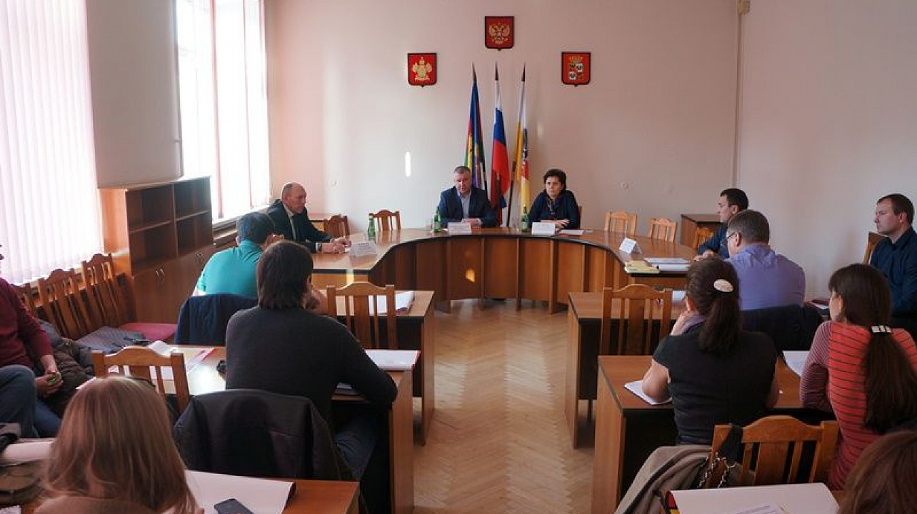 В Западном округе обсудили организацию деятельности предприятий потребительской сферы в зимний период