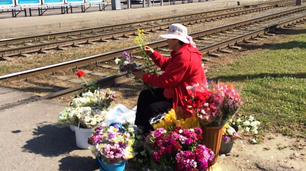 В Западном округе продолжается работа с несанкционированной торговлей
