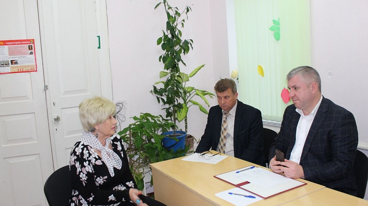 Глава Западного округа провел прием граждан
