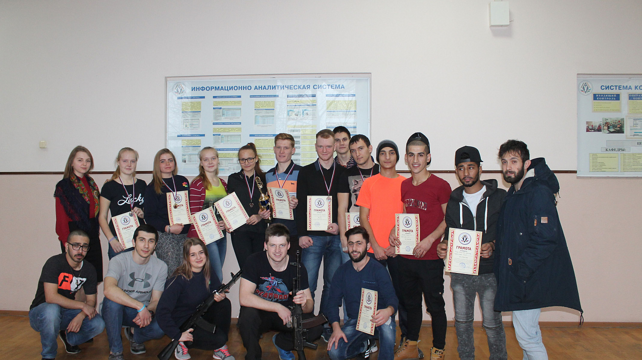 В университете физкультуры прошли соревнование по разборке-сборке автомата Калашникова