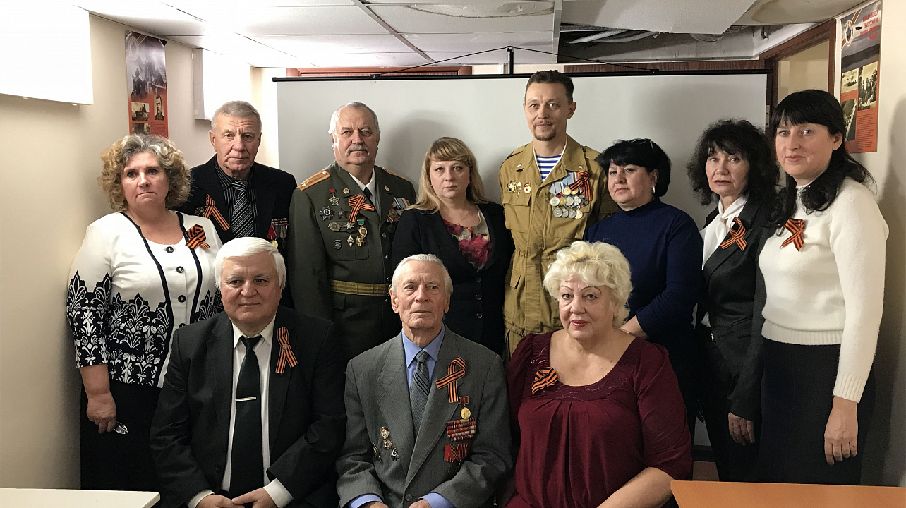 В преддверии Дня героев Отечества на ул. Аверкиева состоялся праздник для местных жителей