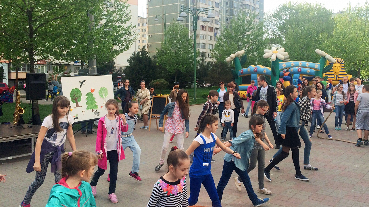 День английского языка прошёл в минувшие выходные на Бульваре Платановом для жителей Юбилейного микрорайона