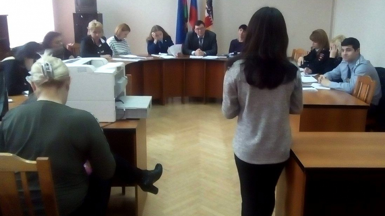 В администрации Западного округа состоялось очередное заседание комиссии по делам несовершеннолетних
