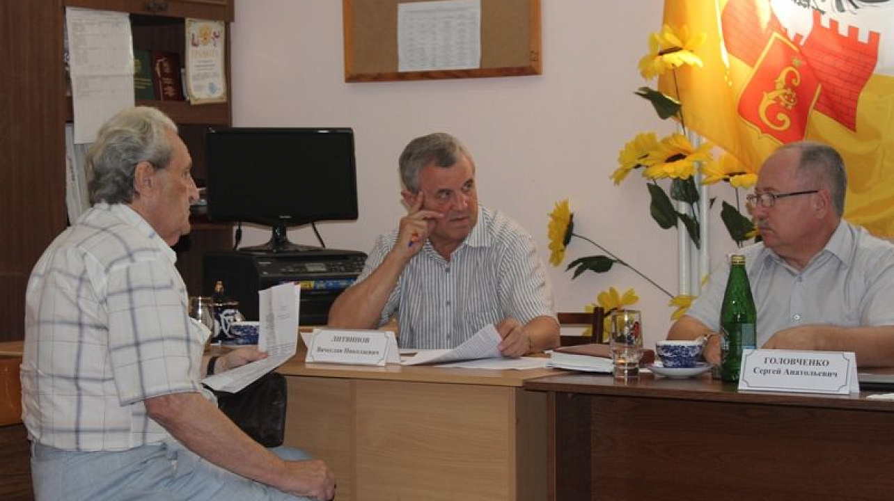 Глава Центрального округа встретился с руководителями ТОС