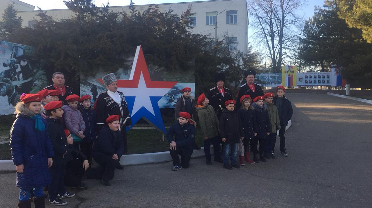 Юнармейцы Пашковки посетили воинскую часть