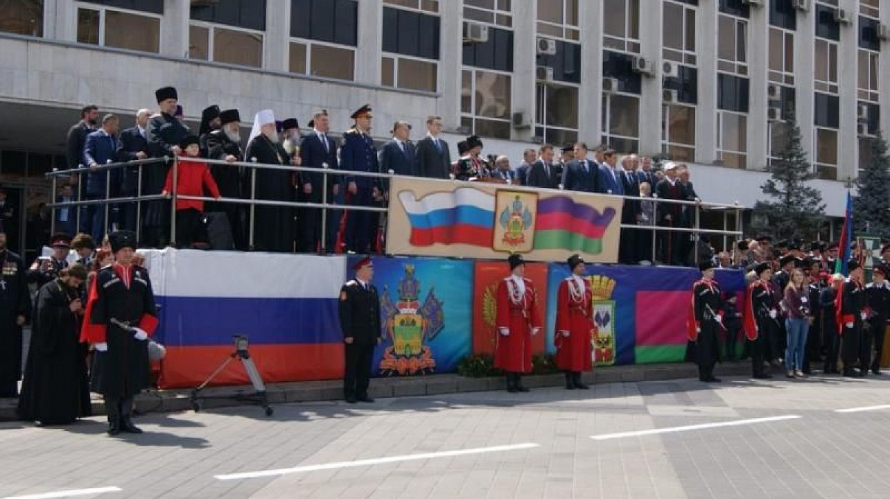 Казаки Екатеринодарского районного казачьего общества приняли участие в параде