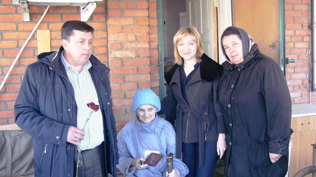 Представители администрации Берёзовского сельского округа посетили на дому ветеранов Великой Отечественной войны