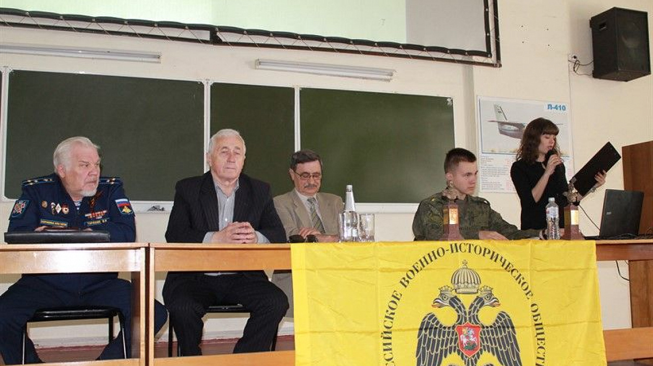 Военно-исторический урок для летчиков авиационного училища прошел 22 апреля.jpg