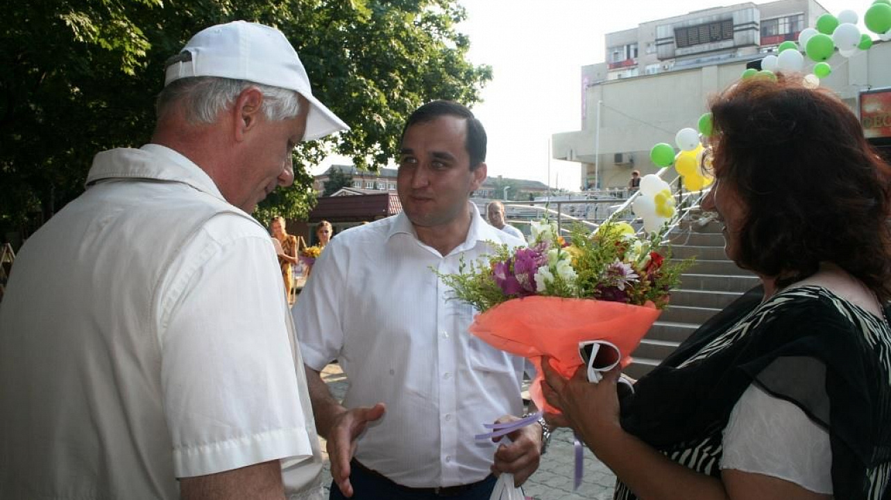 В сквере Фестивальном чествовали 13 заслуженных семей Прикубанского округа