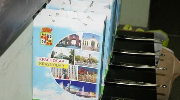 Казаки поздравили ветеранов