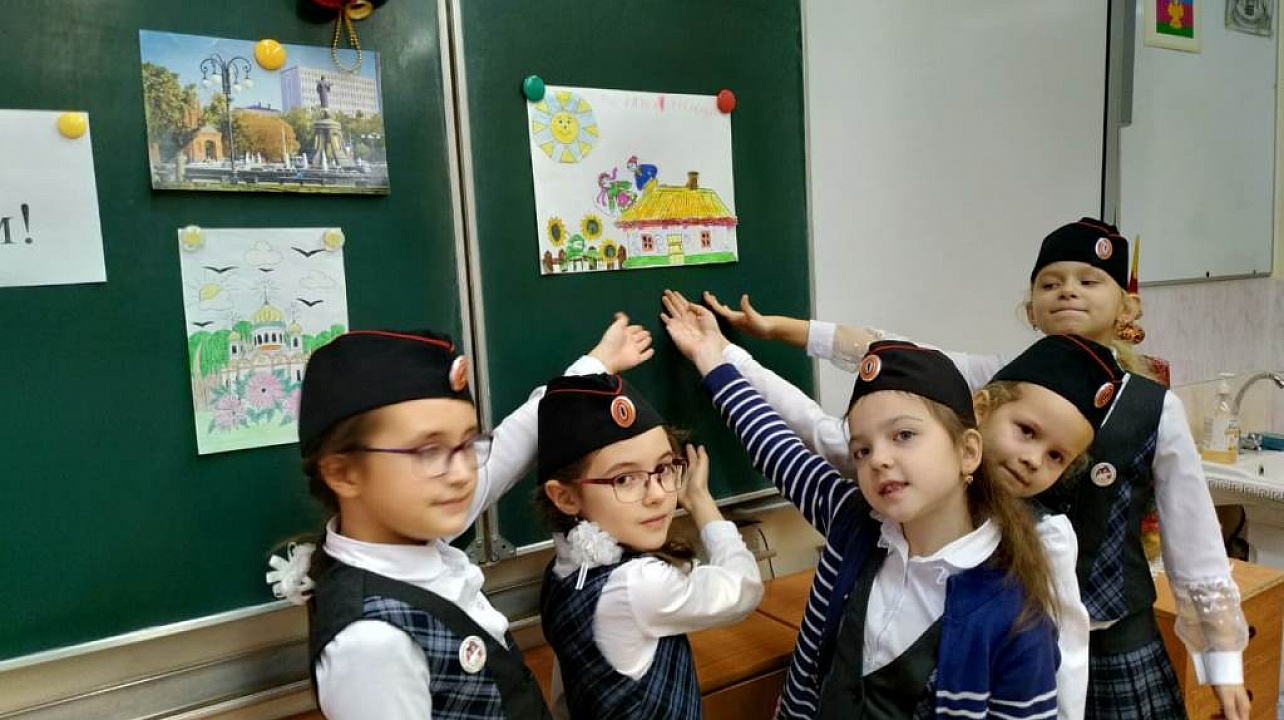 Школьники Западного округа приняли участие в «Казачьем диктанте»