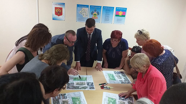 В мкр. Молодежный продолжают обсуждать благоустройство зеленой зоны