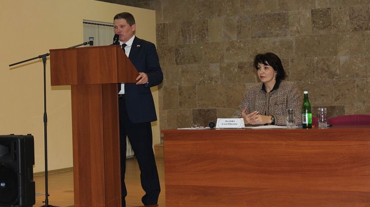 Депутаты Законодательного Собрания Краснодарского края и городской Думы Краснодара отчитались перед жителями Центрального округа