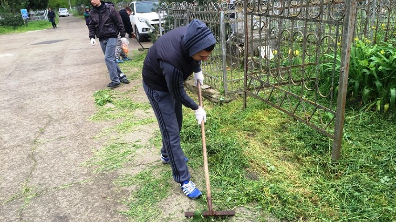Субботник на Всесвятском кладбище