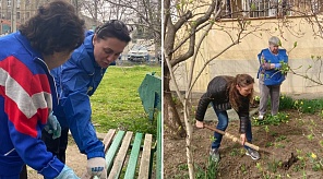 Наталья Гвоздева приняла участие в благоустройстве двора на улице Мира