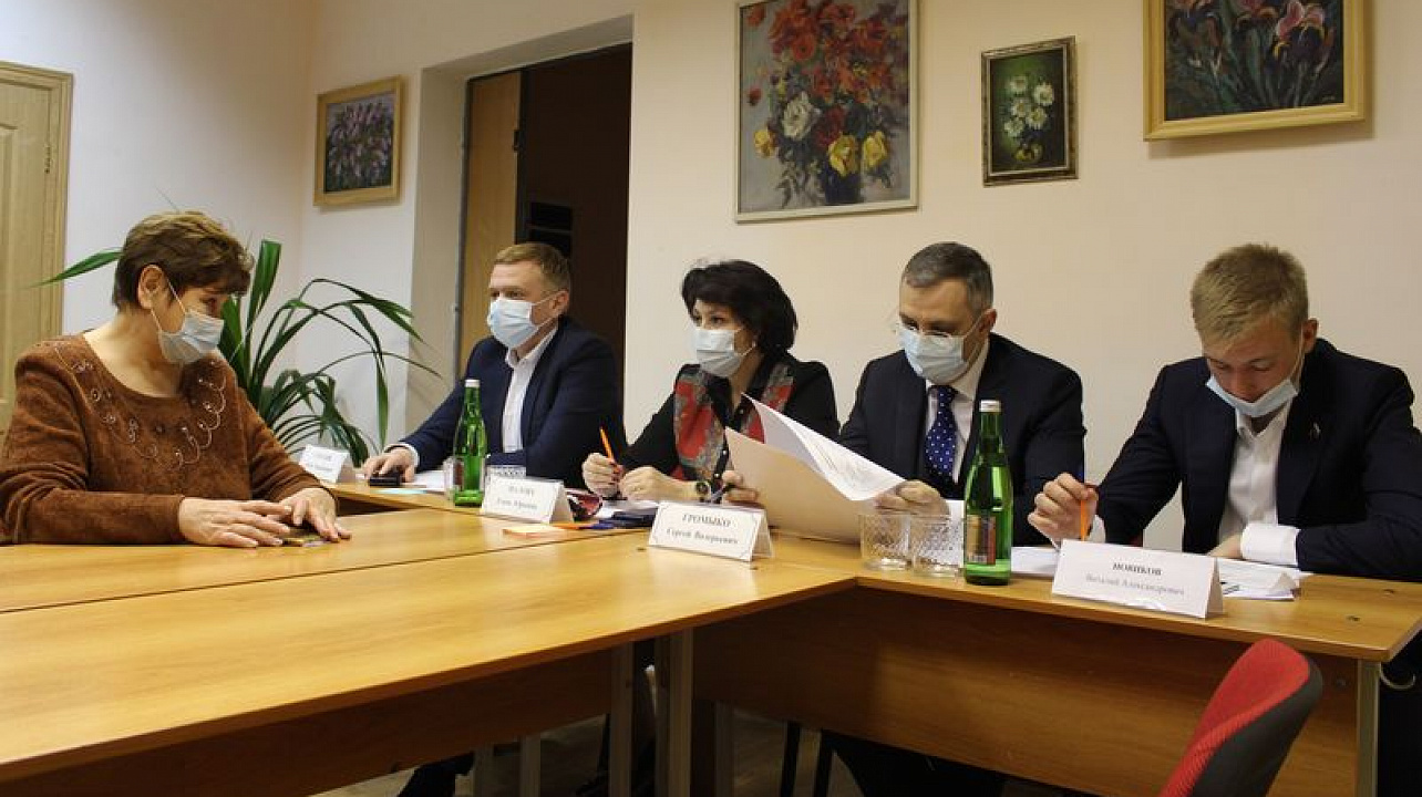 Глава администрации Центрального округа Елена Малова провела приём руководителей органов ТОС